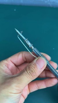 螺丝防滑牙？垫一小片纸巾再拧！